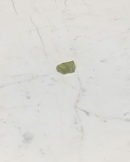 Pedra-Apatita-verde-bruta