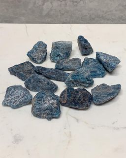 Pedra-Apatita-azul-bruta