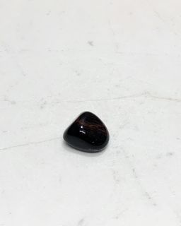 Pedra-Obsidiana-Preta-com-Vermelho-Rolado