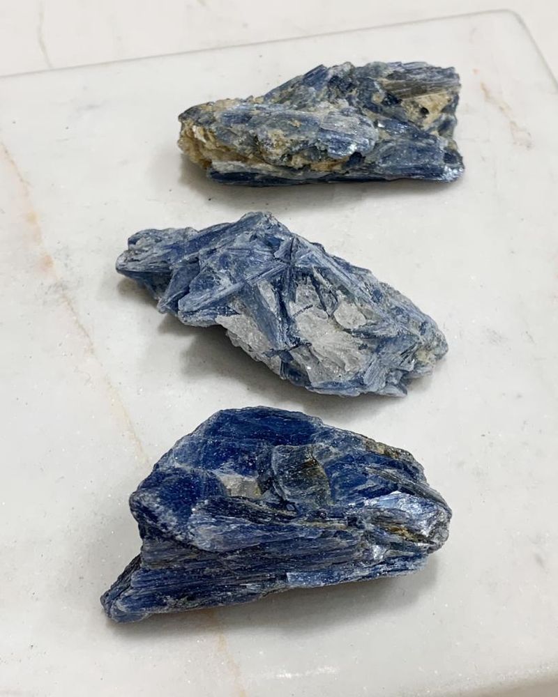 Pedra-Cianita-azul-bruta